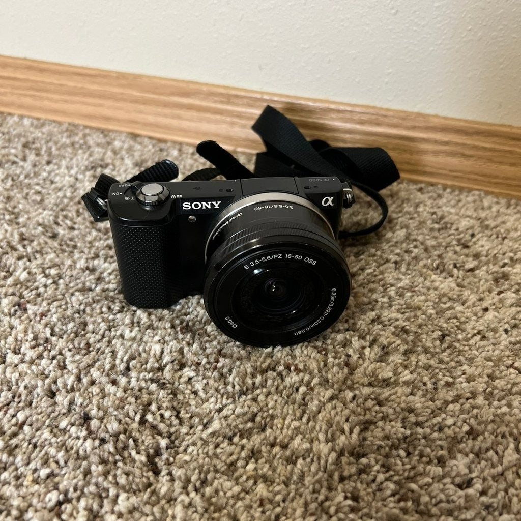 Used Sony A5000 Mirrorless Camera | 20.1MP ππ·