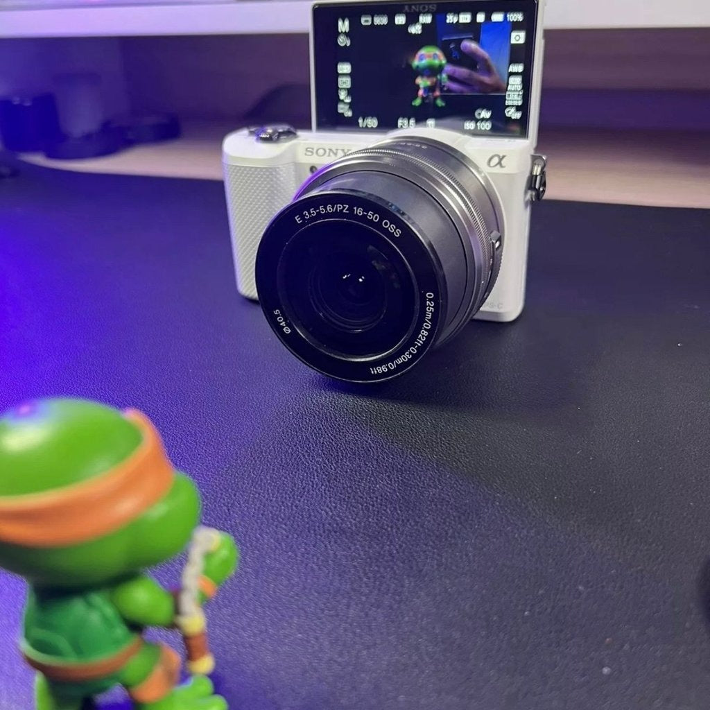 🍇 ₊˚💜 Sony Alpha a5000 Mirrorless Digital Camera (White) with 16-50mm Lens 🍥 🎀📷