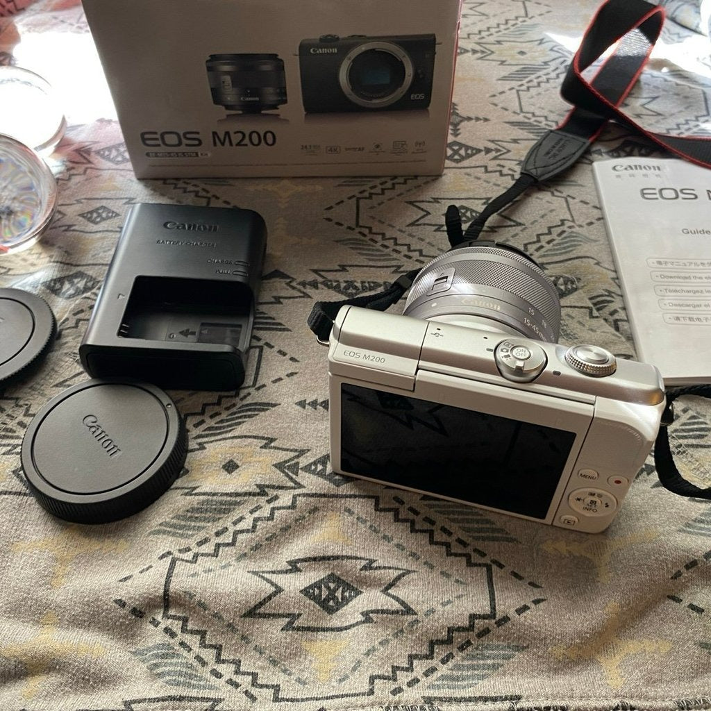 🍇 ₊˚💜 Canon EOS M200 24.1MP Mirrorless Camera with 4K Video 🍥 🎀📷