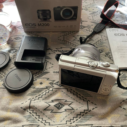🍇 ₊˚💜 Canon EOS M200 24.1MP Mirrorless Camera with 4K Video 🍥 🎀📷