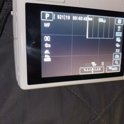 🍇 ₊˚💜 Canon EOS M200 24.1MP Mirrorless Camera with 4K Video 🍥 🎀📷